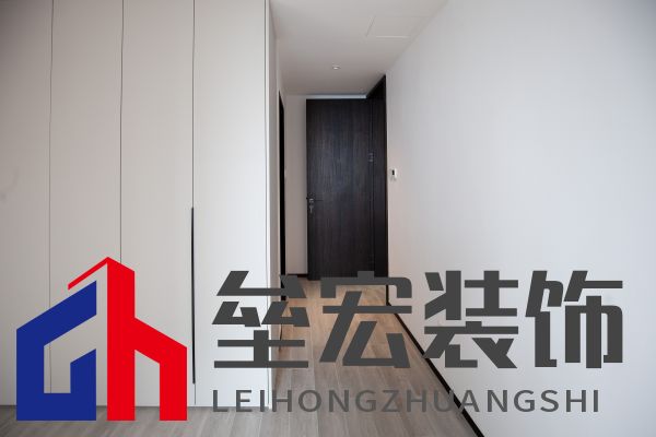 142㎡現(xiàn)代簡(jiǎn)約丨 黑白格調(diào)下的溫柔空間！