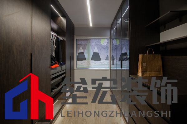 白色、木色與黑色演繹同一空間下的不同格調(diào)！