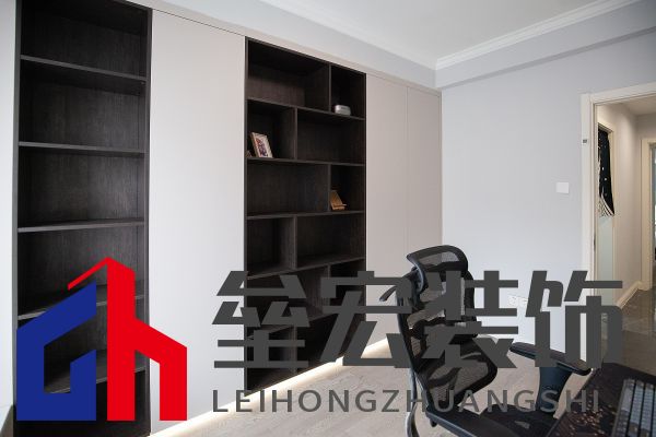 白色、木色與黑色演繹同一空間下的不同格調(diào)！