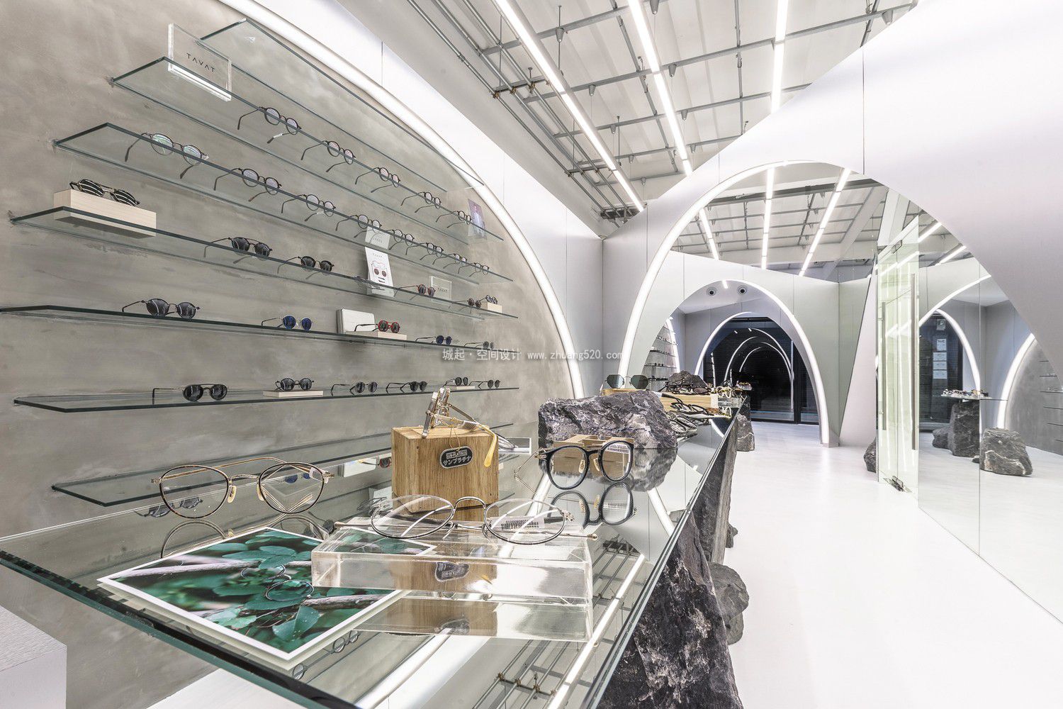 眼鏡88店的眼鏡貴嗎_廈門(mén)眼鏡店裝修_廈門(mén)小眼鏡大排檔