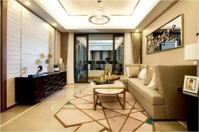 150㎡戶型四間朝南，一個創(chuàng)新的戶型，我不允許它有1㎡的浪費(fèi)。