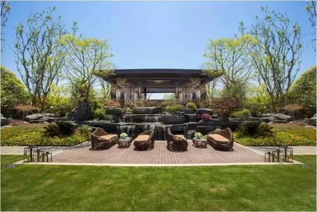 150㎡戶型四間朝南，一個創(chuàng)新的戶型，我不允許它有1㎡的浪費(fèi)。