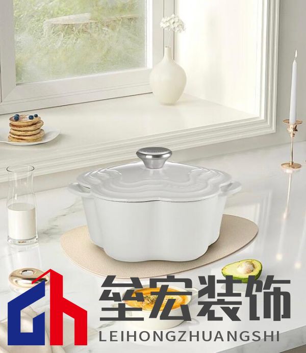 酷彩LE CREUSET鑄鐵鍋京東獨家首發(fā)！下單即贈價值百元鍋鏟座