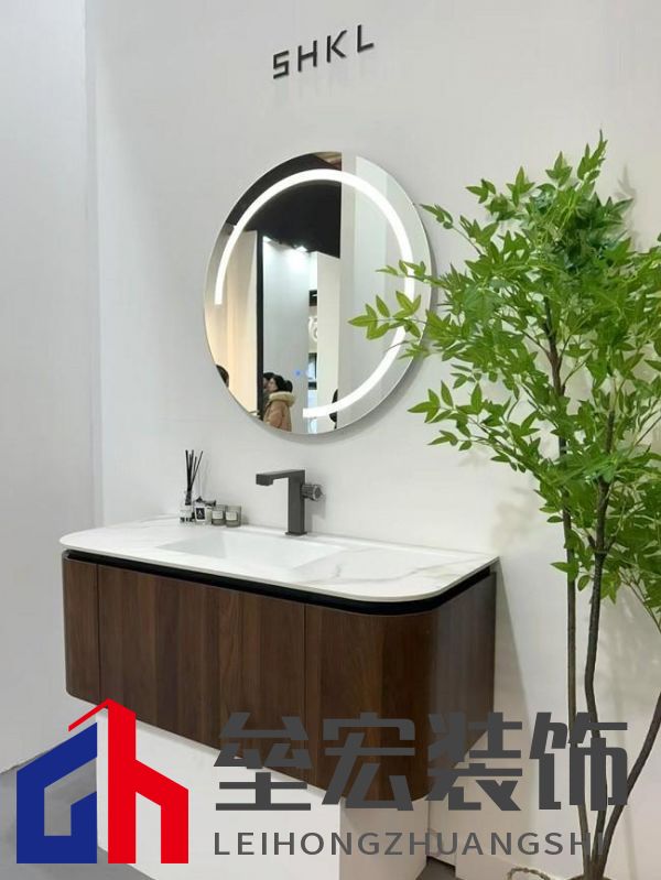 詮釋法蘭克福展，以東方美學(xué)演繹“品牌出?！毙路妒?></p><p>此次亮相法蘭克福展會(huì)，心海伽藍(lán)以衛(wèi)浴為載體，將東方美學(xué)與生活哲學(xué)轉(zhuǎn)化為可感知的設(shè)計(jì)語言，同時(shí)標(biāo)志著心海伽藍(lán)深度踐行出海戰(zhàn)略布局。未來，心海伽藍(lán)將繼續(xù)以全球化的姿態(tài)，不斷深耕產(chǎn)品、技術(shù)與設(shè)計(jì)，在世界衛(wèi)浴版圖上書寫中國品牌的星辰大海。</p><div   id=